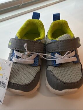 Kids Gray and Lime Lightweight Athletic See Kai Run Tenny Sneakers